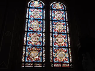 Selbstklebende Fototapeten Vitrail de l'église de la Sainte Trinité à Paris © Atlantis