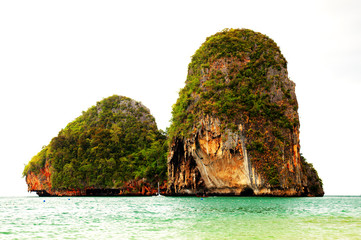 Naklejka premium High cliffs on the tropical island