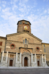Fototapeta na wymiar Reggio Emilia Plac katedra kościół Prampolini