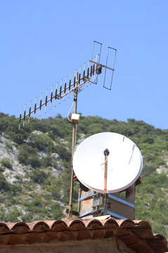 Antenne et parabole