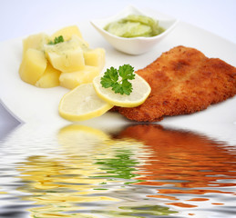 wiener schnitzel mit kartoffeln