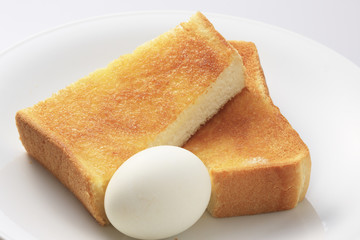 トーストとゆで卵