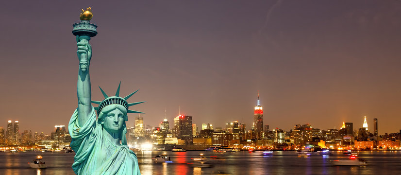 Fototapeta The Statue of Liberty and New York City skylines