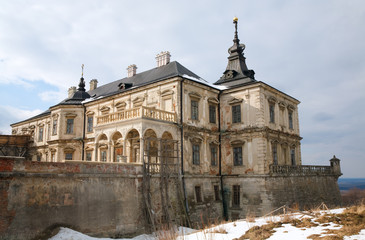 Fototapeta na wymiar Wiosna Podhorce Castle view (Ukraine)