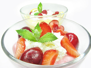 strawberry mousse dessert