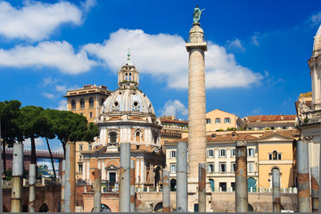 Fototapeta na wymiar ruins in Rome