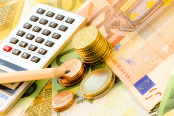 dinero, monedas y billetes