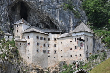 Castillo de Predjama en Eslovenia.