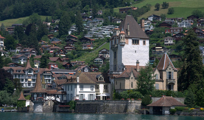 Fototapeta na wymiar château d'oberhofen...suisse