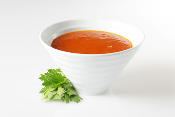 Bol de soupe rouge