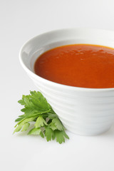 Bol de soupe rouge