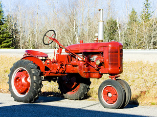 Obraz premium tractor near Jonesboro, Maine, USA