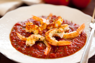 shrimp roasted with fried tomato