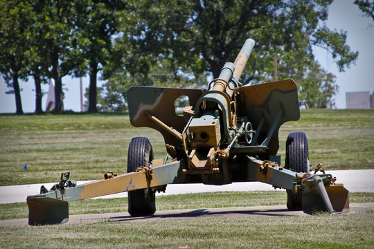 US Army Cannon