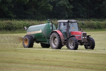 Slurry spreading, Muck spreading