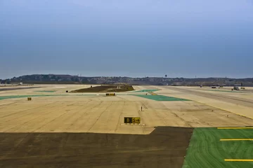 Zelfklevend Fotobehang apron and runway at Los Angeles International Airport © travelview