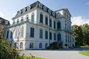 Rokoko-Schloss Wilhelmsthal bei Kassel, Seitenansicht