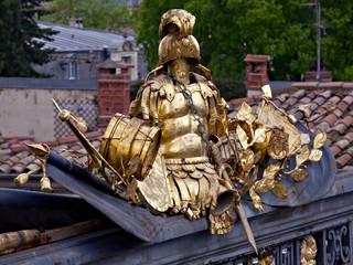 Golden armor, Decoration of gates to the place Payrou
