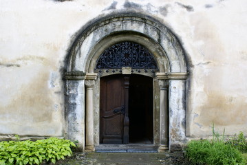 Fototapeta na wymiar portal of cisnadie church