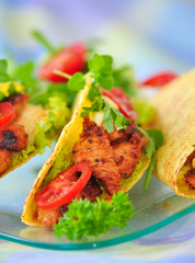 Hard shells mit chickenfüllung