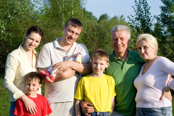 family of seven people