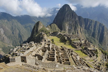 Overview of Machu Picchu ruins