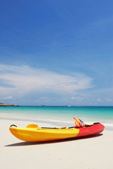 Fototapeta na wymiar Kayak on the beach of samed island , thailand