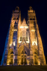 Fototapeta premium Cathédrale Saint-Gatien àTours de nuit
