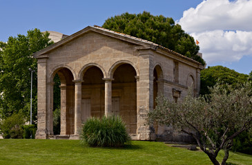 Fototapeta na wymiar Starożytna buildind w miejscu Christophe Colomb, Montpellier