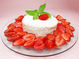 strawberry cake dessert