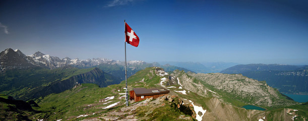 Faulhorn mit Sicht auf Eiger Mönch & Jungfrau und Brienzersee - 24322101