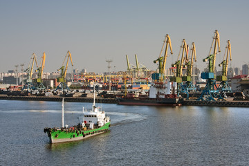 Sea trading port