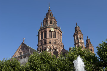 Fototapeta na wymiar Mainz Niemcy Katedra Dom