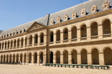 Fototapeta na wymiar Cour des Invalides
