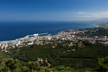 Fototapeta na wymiar Vue de la ville de Bastia na Korsyce