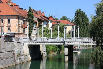 Fototapeta na wymiar Lublana, szewców 'Bridge (Slowenien, 2010)