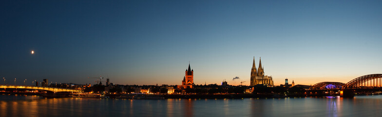 Fototapeta premium Köln am Abend (Panorama)