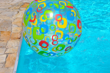 Riesiger Wasserball