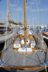 Obraz premium Jacht w porcie w Cannes. Lazurowe Wybrzeże. Francja