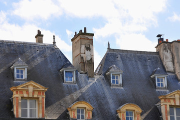 Fototapeta na wymiar Części budynku przy Place des Vosges