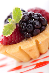Fruit petite cake