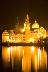 Fototapeta na wymiar Nocny widok na Starym Mieście w Pradze