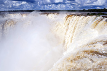 Fototapeta premium Argentina, iguazu waterfalls - view from top of waterfall