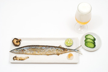 焼きサンマのきのこ・ビール添え