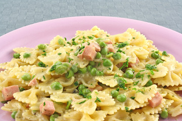 Farfalle Prosciutto Cotto e Pisellini