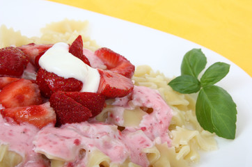 Noodle with strawberry