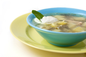 Green borsch with sour cream