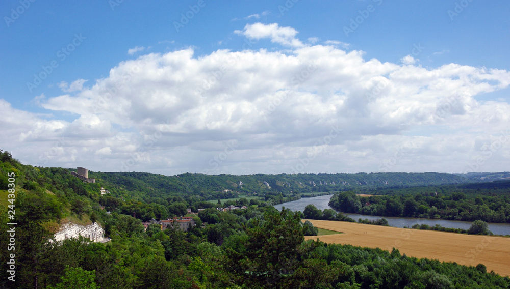 Canvas Prints la roche guyon, donjon sur les coteaux de la seine