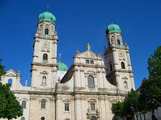Fototapeta na wymiar St. Stephen's Cathedral - Passau, Germany