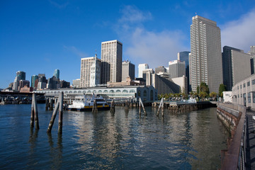 Fototapeta na wymiar the Ferry Building and skyscraper in San Francisco